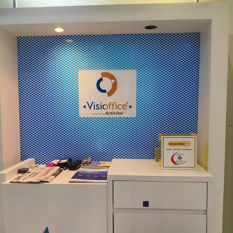 Estação de medição VisiOffice na loja da Marlisa Ópticas, em São Bento do Sul
